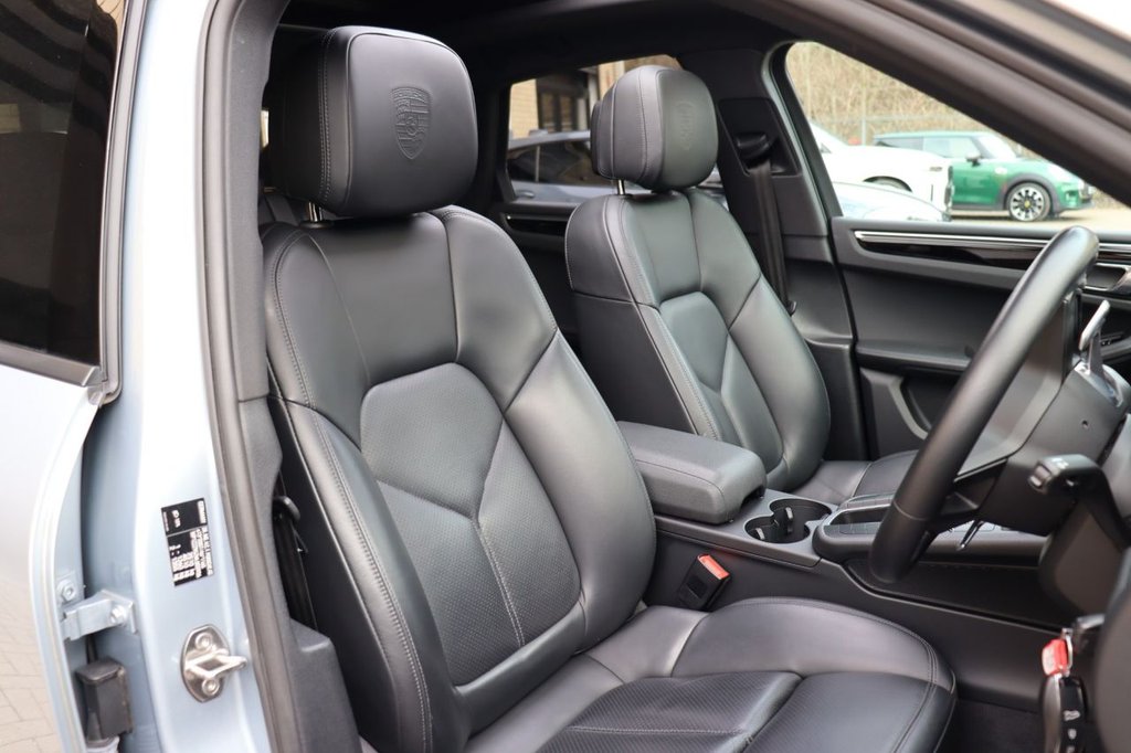 Used Porsche Macan 2021 for sale - 77632147: Photo 4