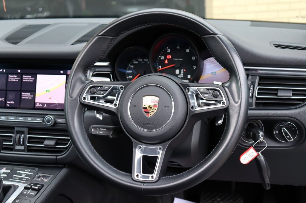 Used Porsche Macan 2021 for sale - 77632147: Photo 6