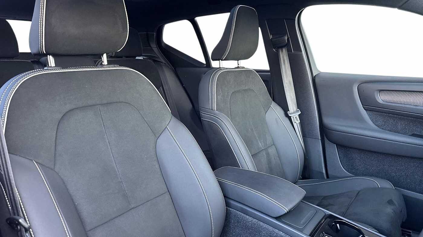 Used Volvo XC40 2025 for sale - 78139732: Photo 9