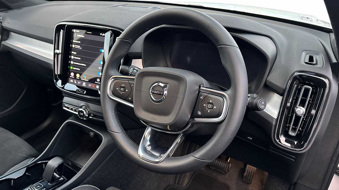 Used Volvo XC40 2025 for sale - 77122456: Photo 5