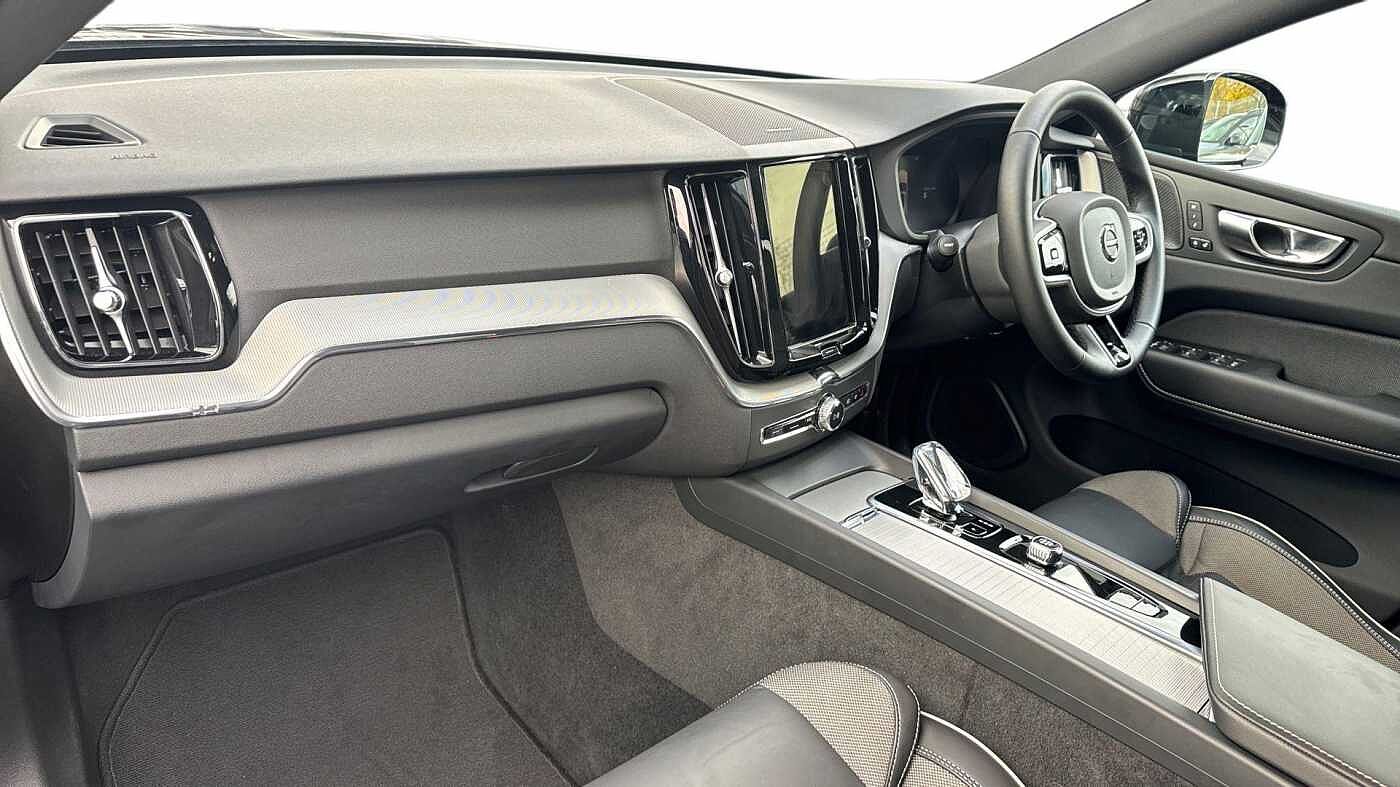 Used Volvo XC60 2025 for sale - 76680631: Photo 4