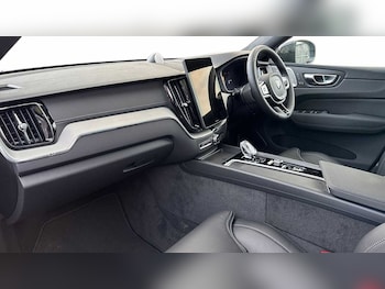 Used Volvo XC60 2025 for sale - 77122467: Photo