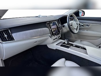 Used Volvo V90 2023 for sale - 78469234: Photo