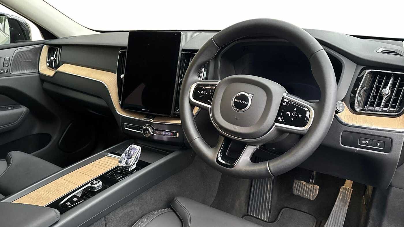 Used Volvo XC60 2025 for sale - 77794936: Photo 5