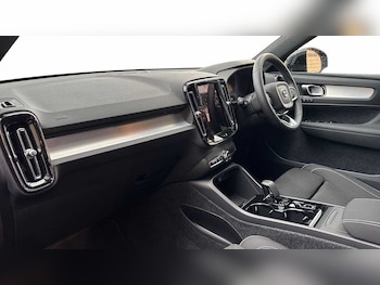 Used Volvo XC40 2026 for sale - 78366051: Photo