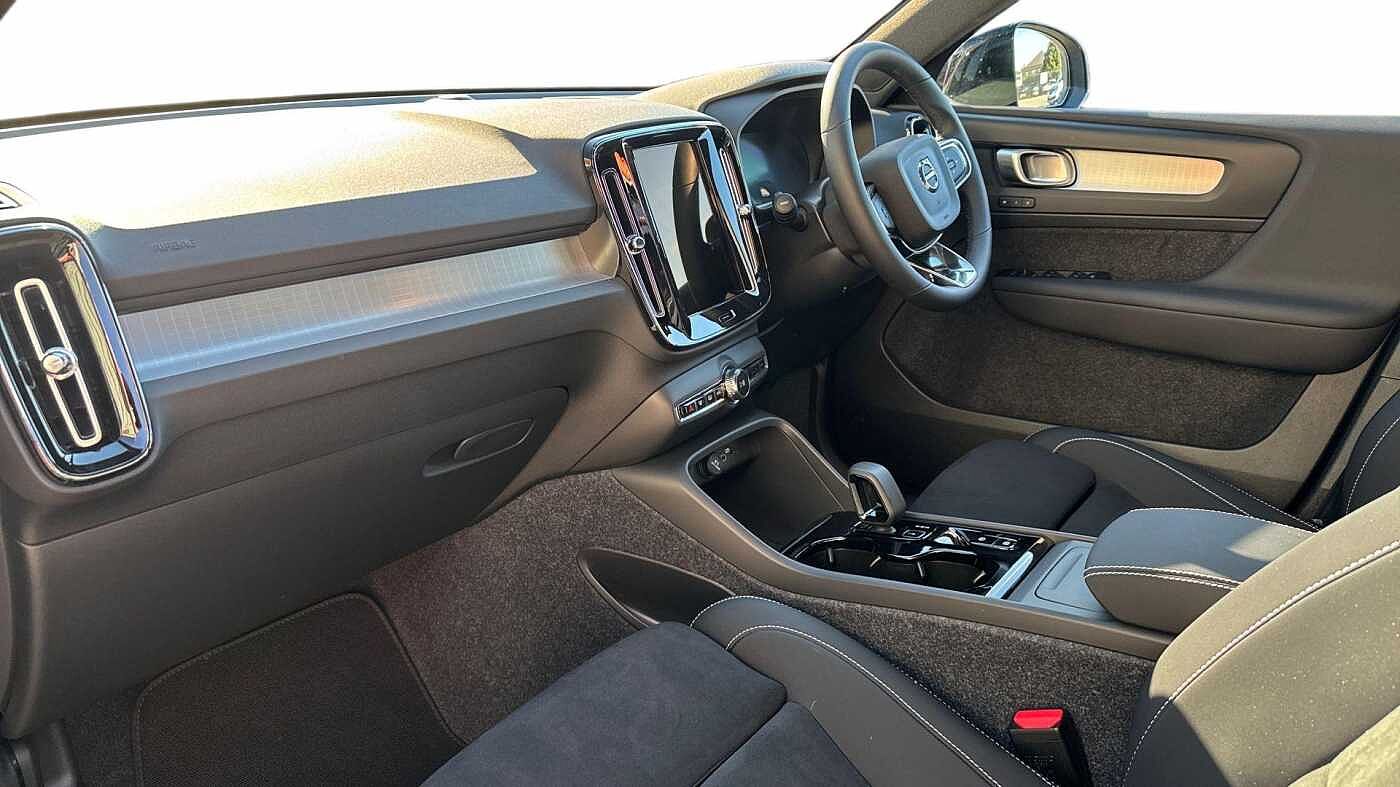 Used Volvo XC40 2025 for sale - 76679698: Photo 4