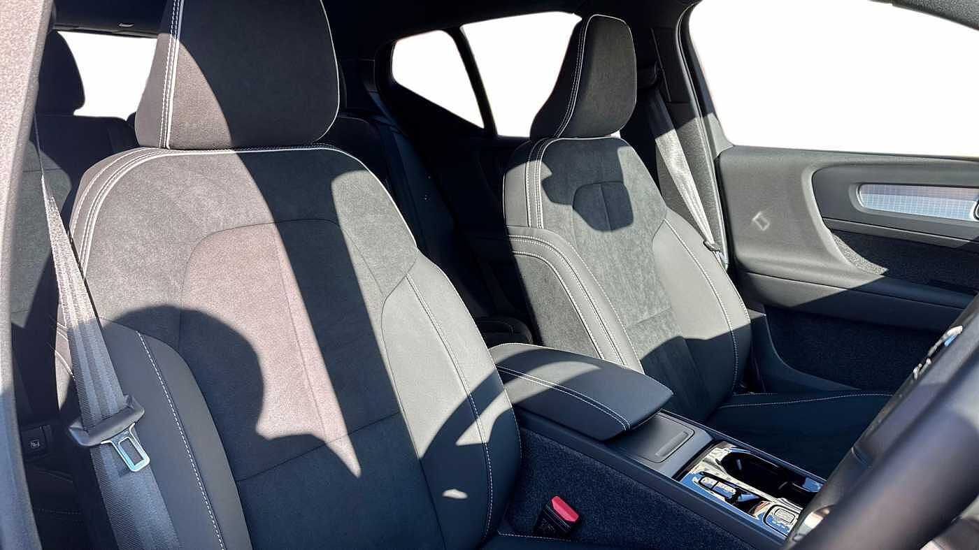 Used Volvo XC40 2025 for sale - 76679698: Photo 9