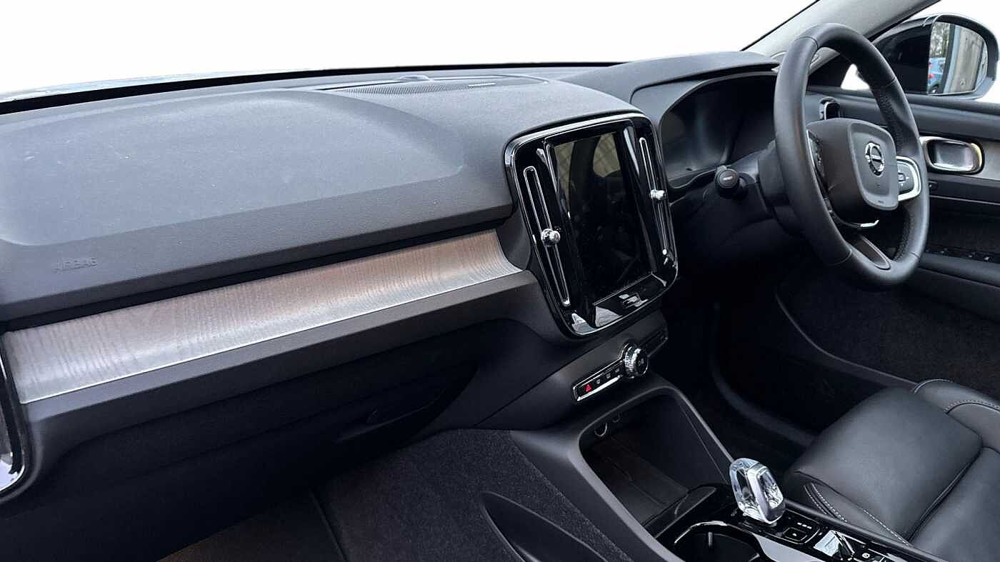 Used Volvo XC40 2025 for sale - 77122459: Photo 4