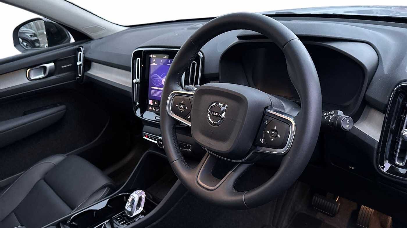 Used Volvo XC40 2025 for sale - 77122459: Photo 5