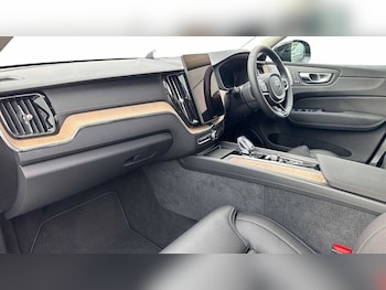 Used Volvo XC60 2025 for sale - 76679288: Photo