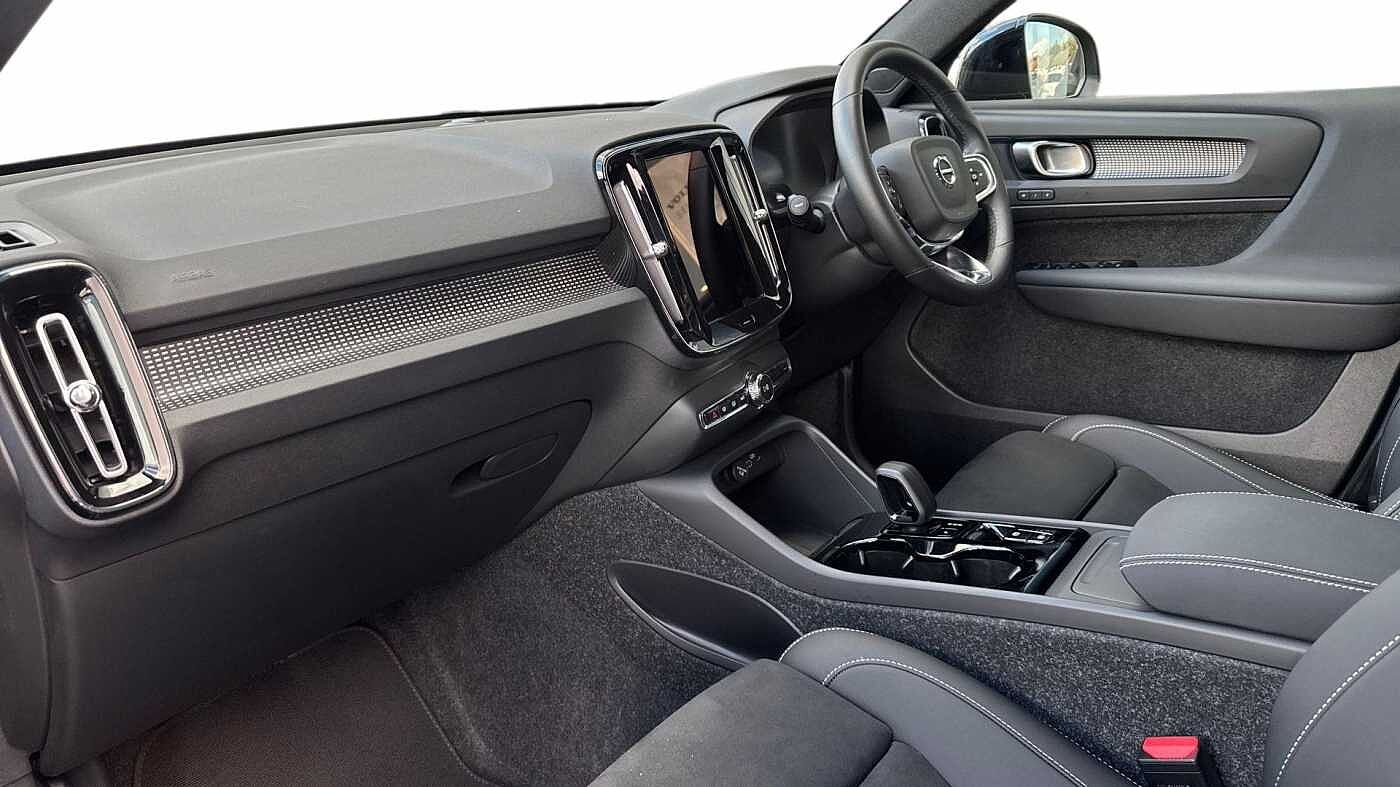 Used Volvo XC40 2025 for sale - 76680589: Photo 4