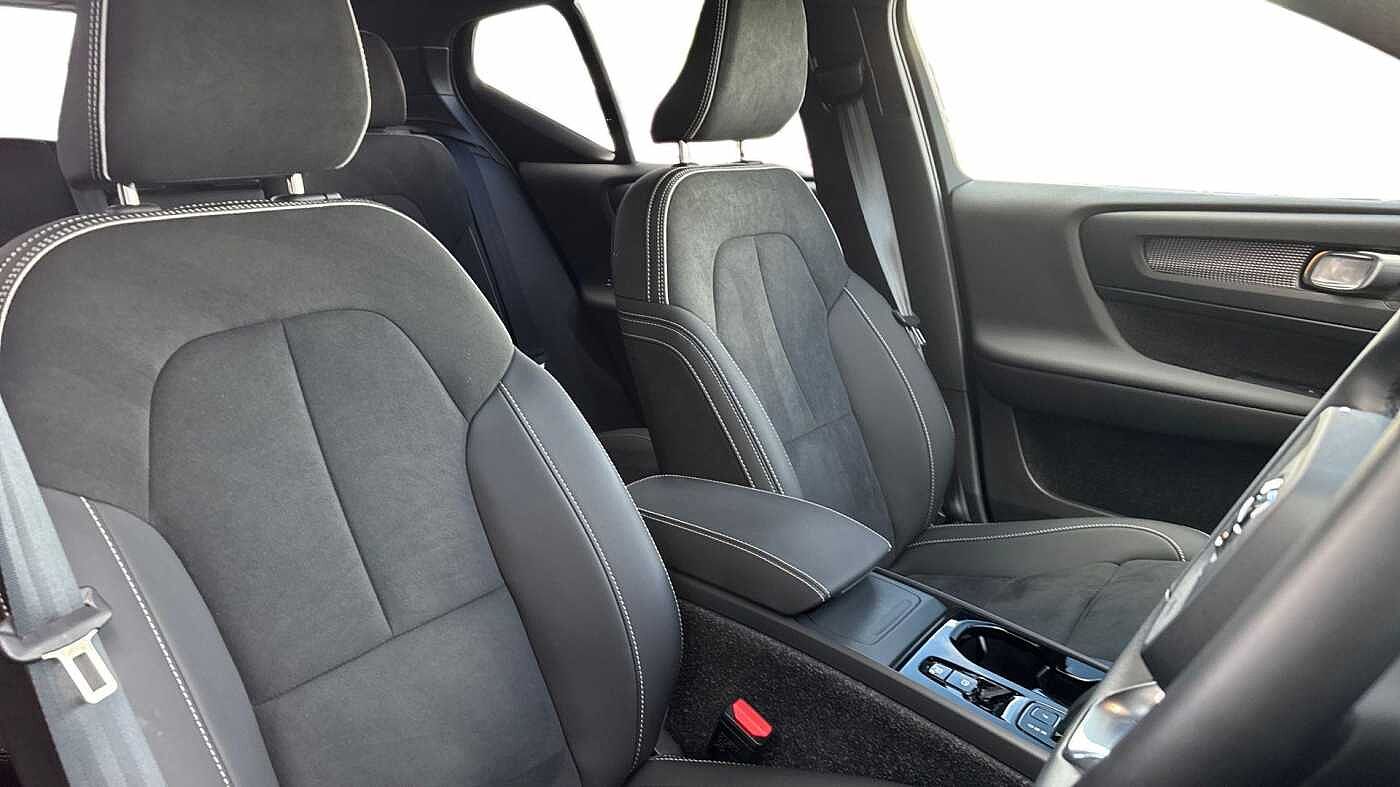 Used Volvo XC40 2025 for sale - 76680589: Photo 9