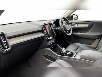 Used Volvo XC40 2025 for sale - 77687225: Photo