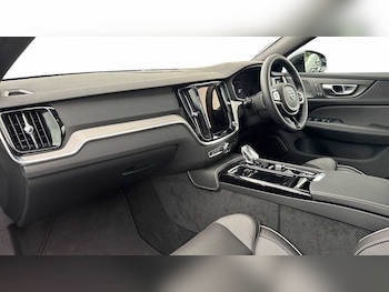 Used Volvo V60 2025 for sale - 76679632: Photo