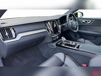 Used Volvo V60 2025 for sale - 78139277: Photo
