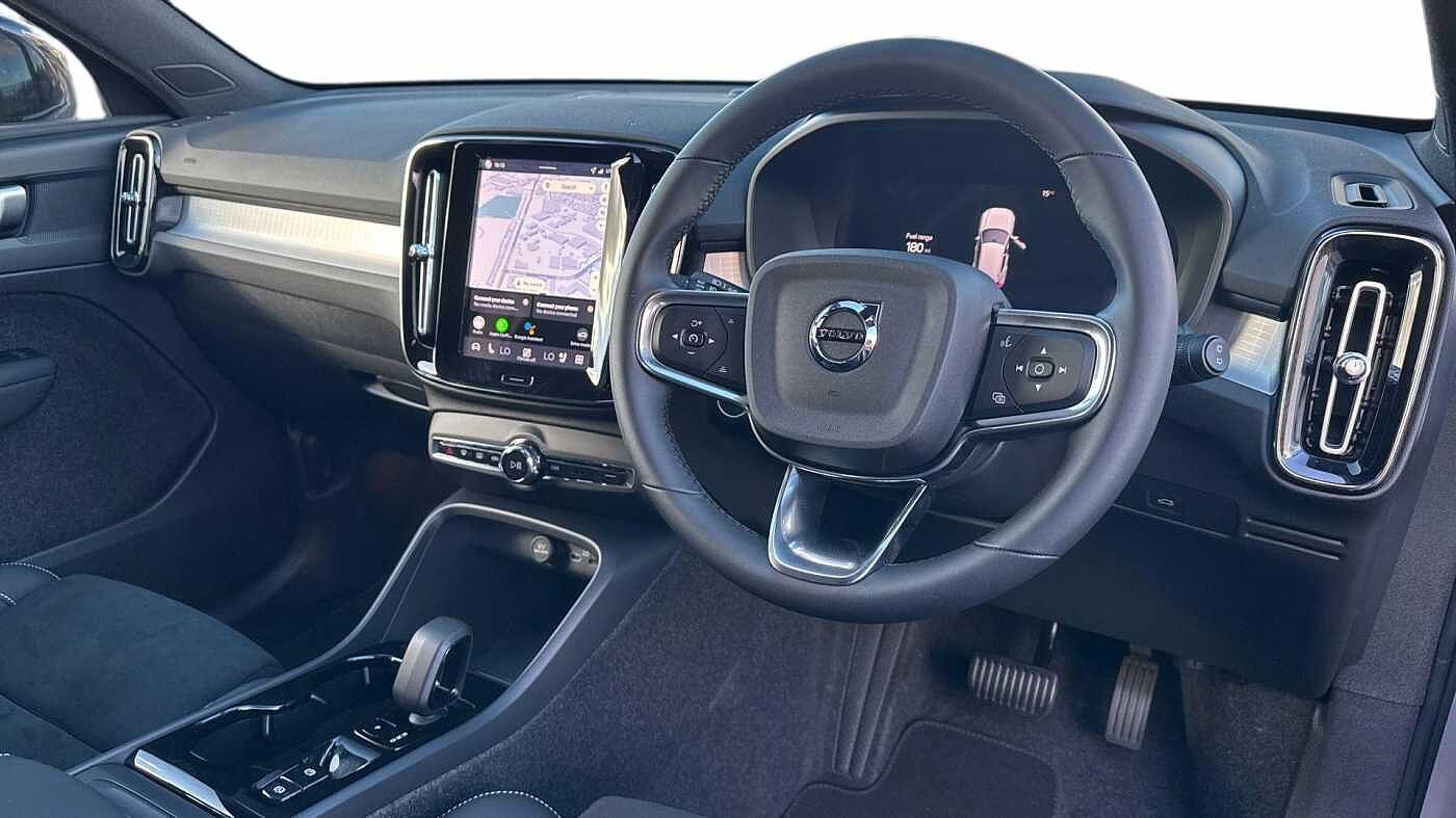 Used Volvo XC40 2025 for sale - 76679509: Photo 5