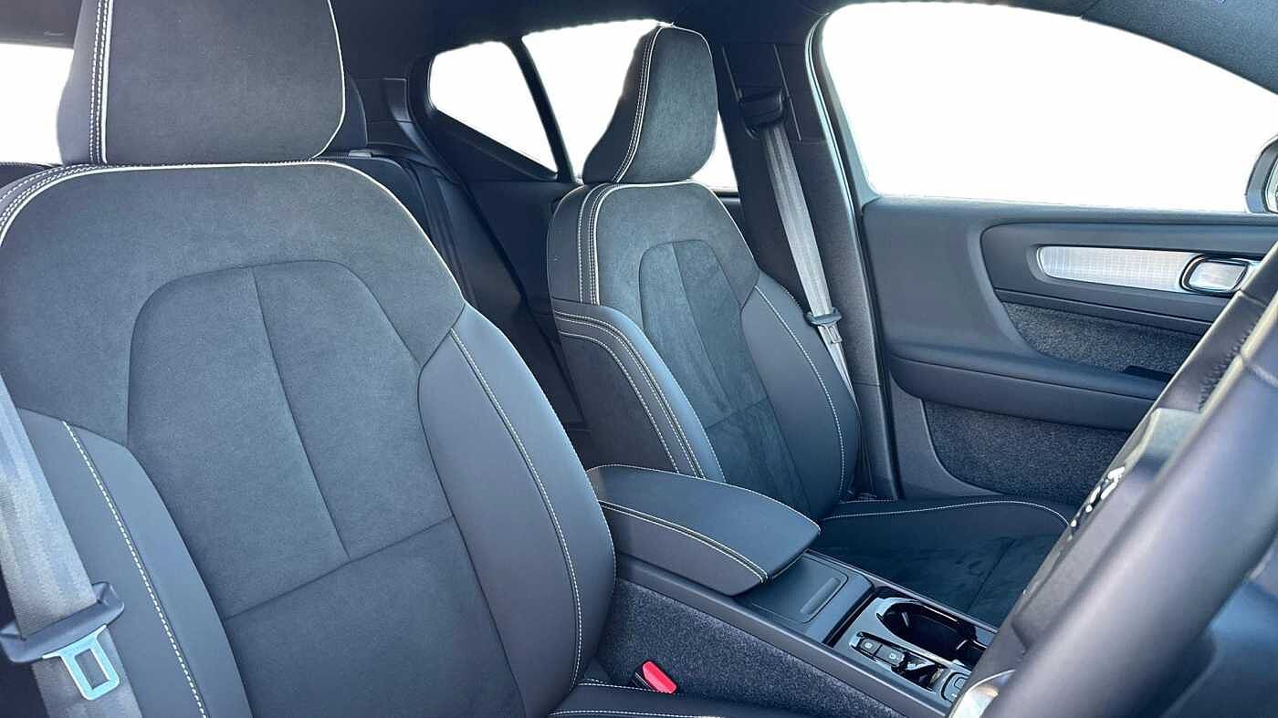 Used Volvo XC40 2025 for sale - 76679509: Photo 9