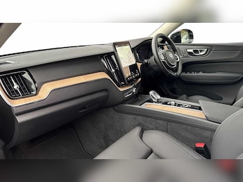 Used Volvo XC60 2025 for sale - 76692472: Photo