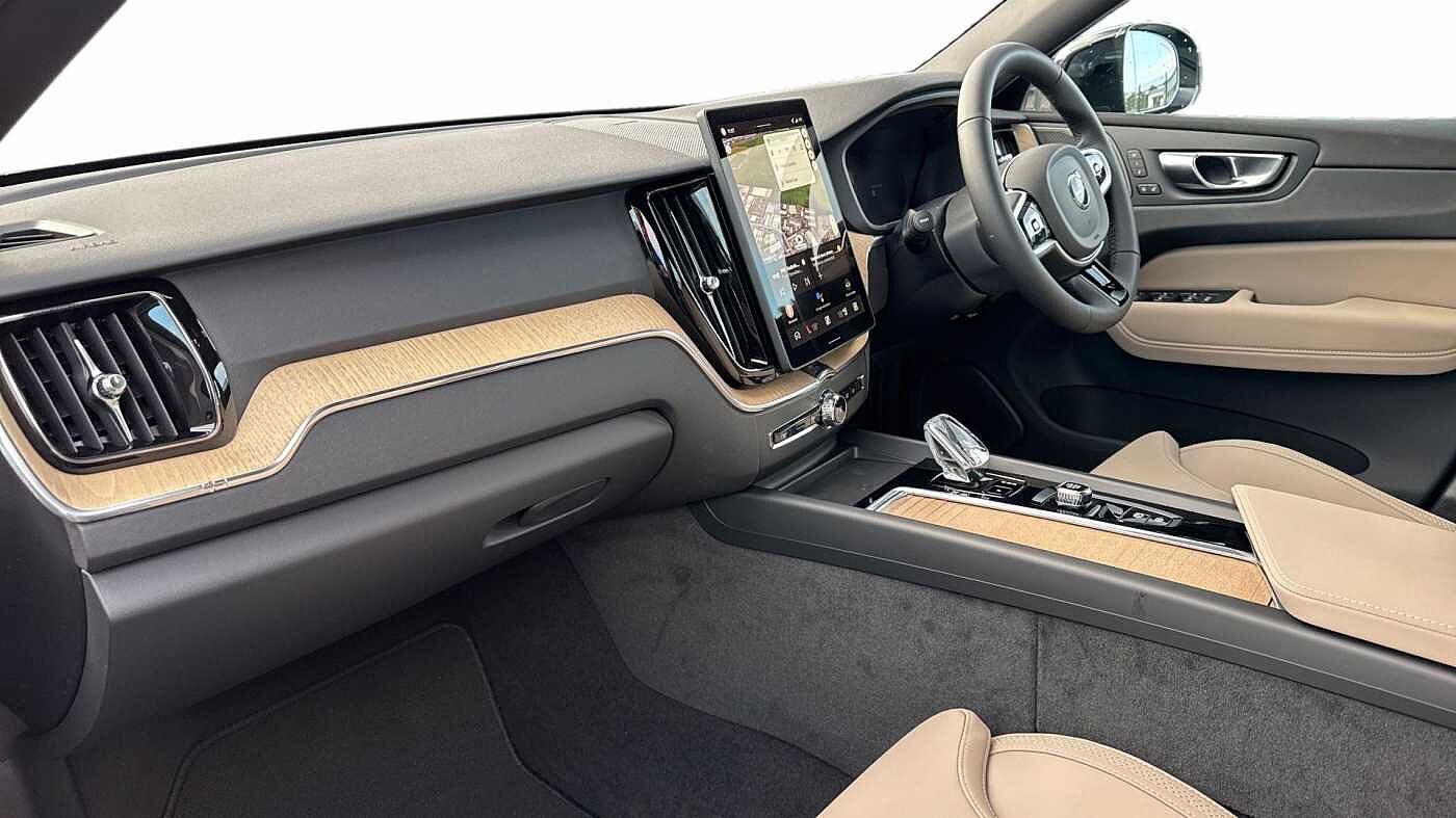 Used Volvo XC60 2025 for sale - 78145577: Photo 4