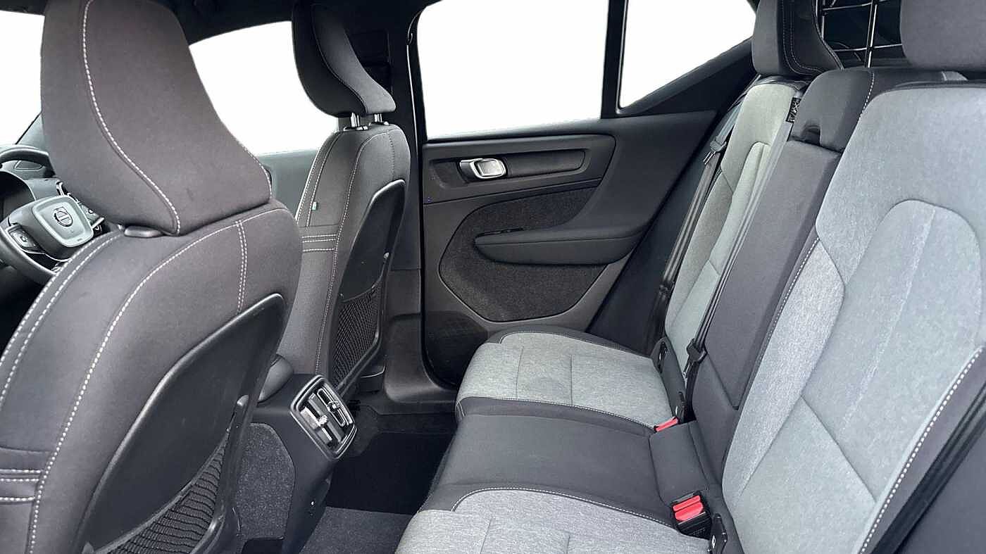 Used Volvo XC40 2023 for sale - 76676859: Photo 10