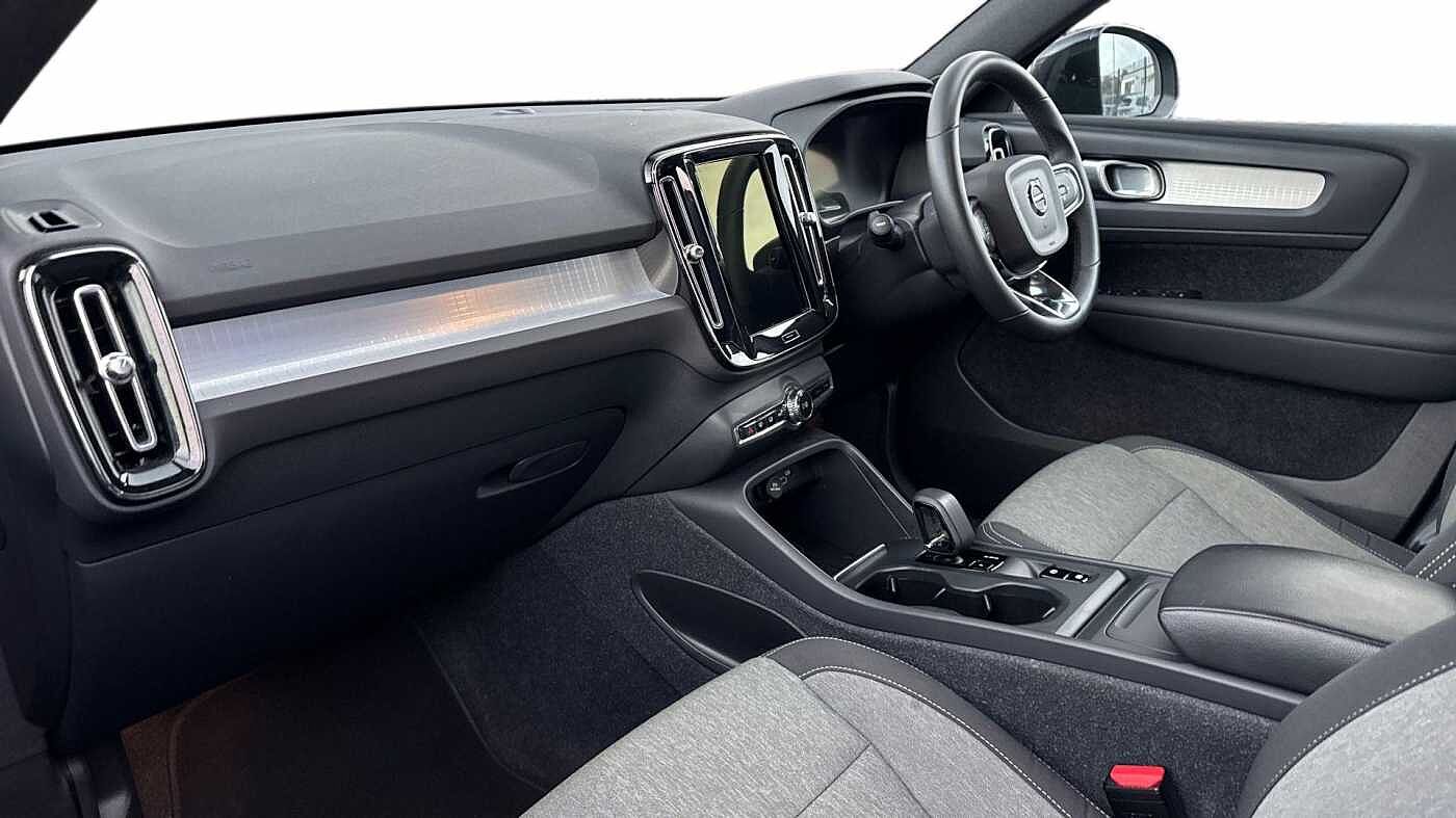 Used Volvo XC40 2023 for sale - 76676859: Photo 4