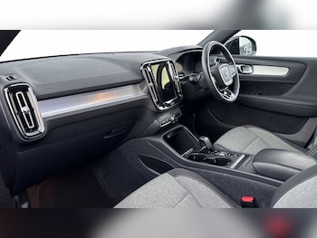 Used Volvo XC40 2023 for sale - 76676859: Photo