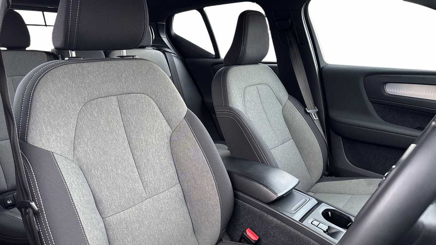 Used Volvo XC40 2023 for sale - 76676859: Photo 9