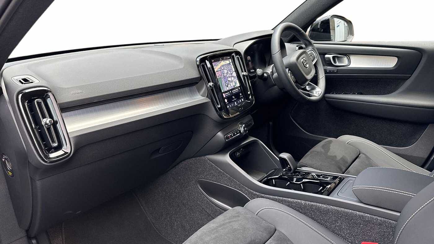 Used Volvo XC40 2025 for sale - 76678257: Photo 4