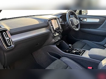 Used Volvo XC40 2026 for sale - 78366047: Photo