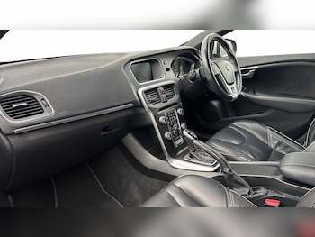 Used Volvo V40 2019 for sale - 77615976: Photo