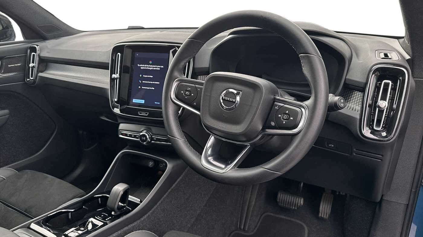 Used Volvo XC40 2023 for sale - 76676282: Photo 5