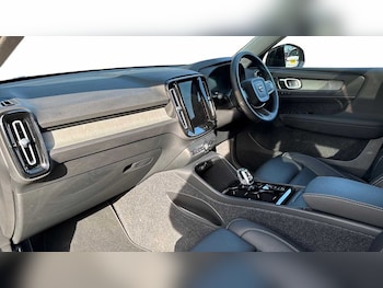 Used Volvo XC40 2025 for sale - 77888073: Photo