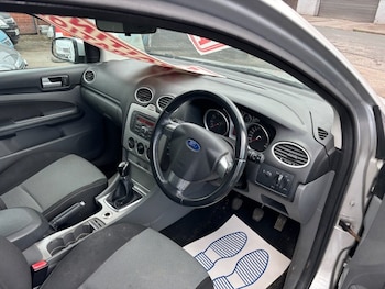 Used Ford Focus 2010 for sale - 78557320: Photo