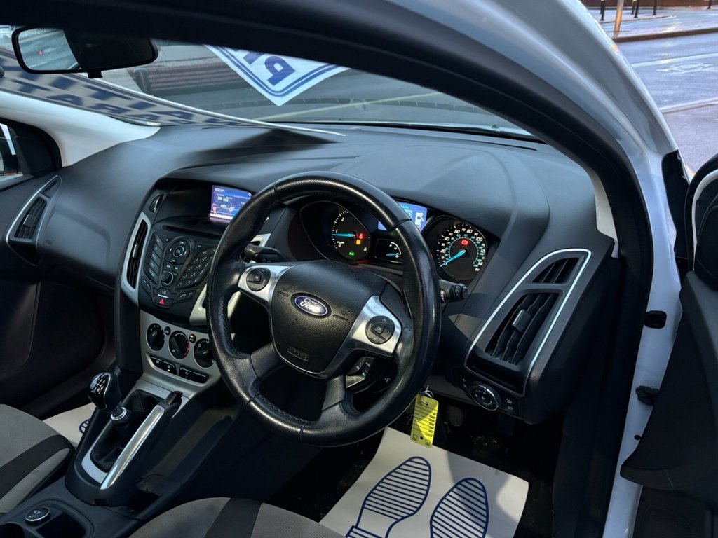 Used Ford Focus 2011 for sale - 75188192: Photo 8