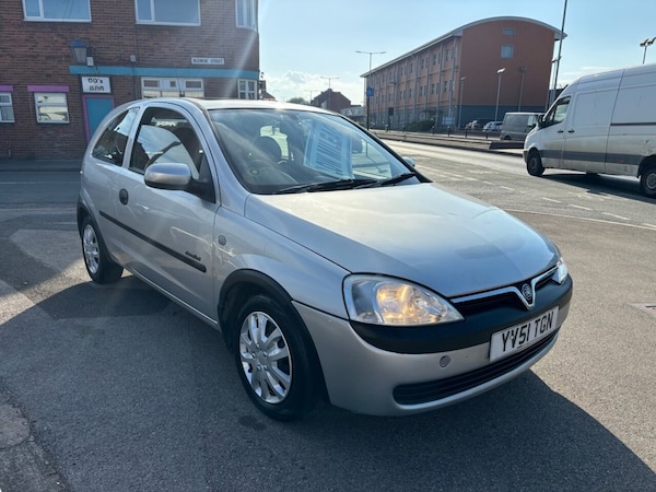 Used Vauxhall Corsa 2001 for sale - 74866166: Photo 2