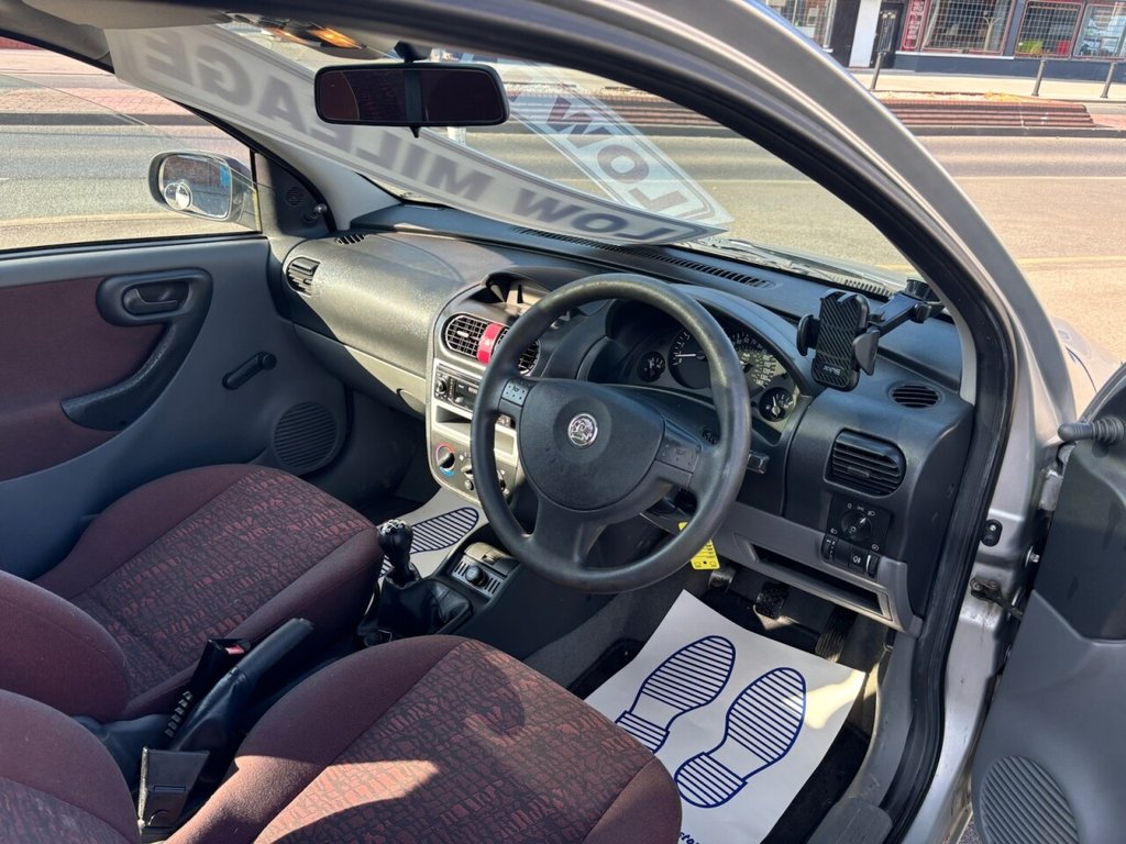 Used Vauxhall Corsa 2001 for sale - 74866166: Photo 8