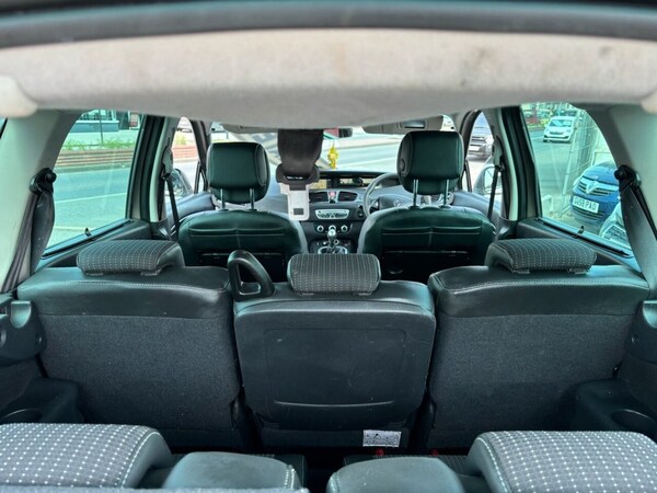 Used Renault Grand Scenic 2011 for sale - 74985343: Photo 12