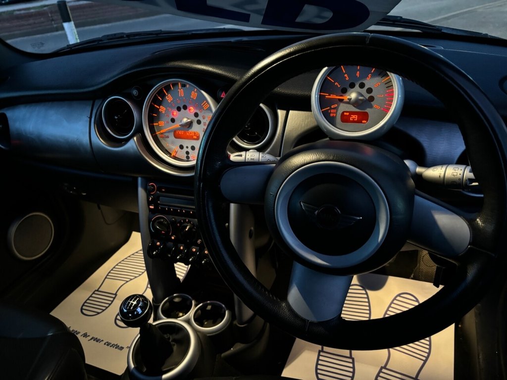 Used MINI Convertible 2005 for sale - 77089208: Photo 9