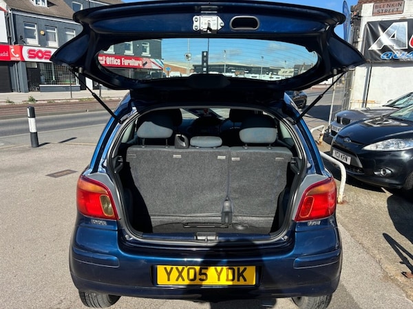 Used Toyota Yaris 2005 for sale - 74277395: Photo 9