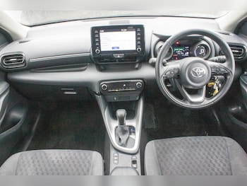 Used Toyota Yaris 2023 for sale - 76474889: Photo
