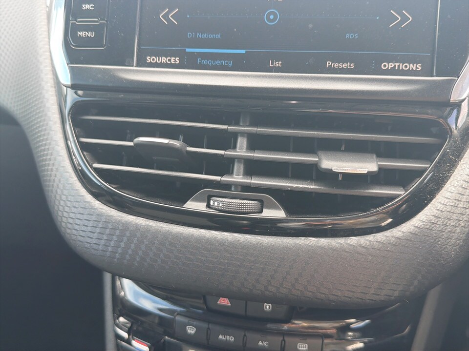 Used Peugeot 2008 2017 for sale - 78220826: Photo 30