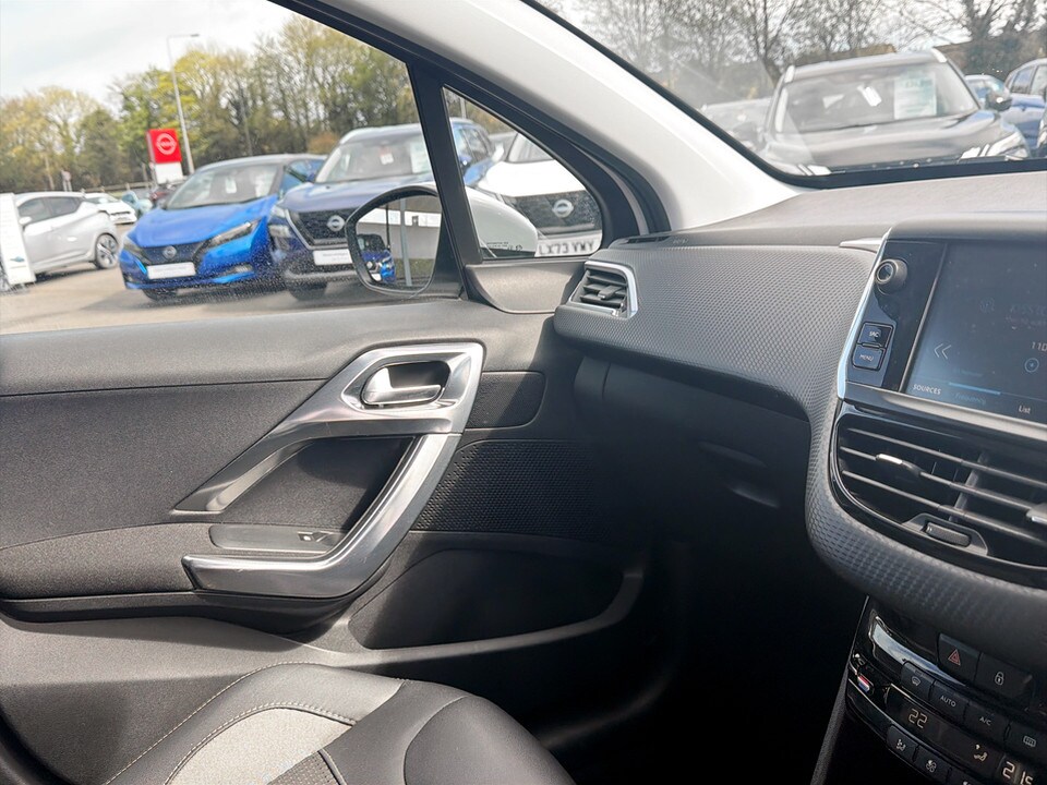 Used Peugeot 2008 2017 for sale - 78220826: Photo 31