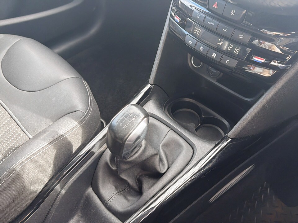 Used Peugeot 2008 2017 for sale - 78220826: Photo 32