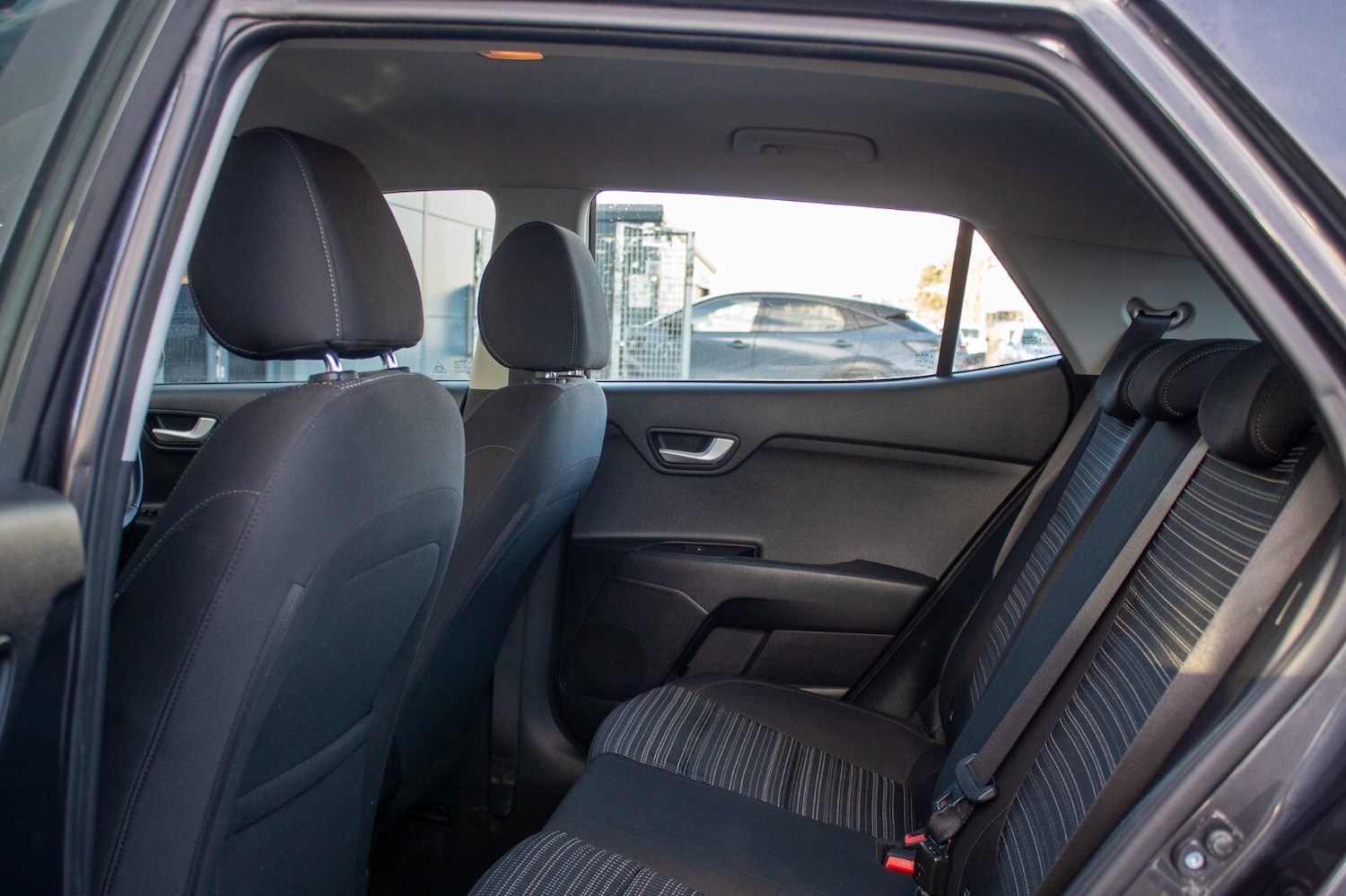 Used Kia Stonic 2018 for sale - 77071037: Photo 24