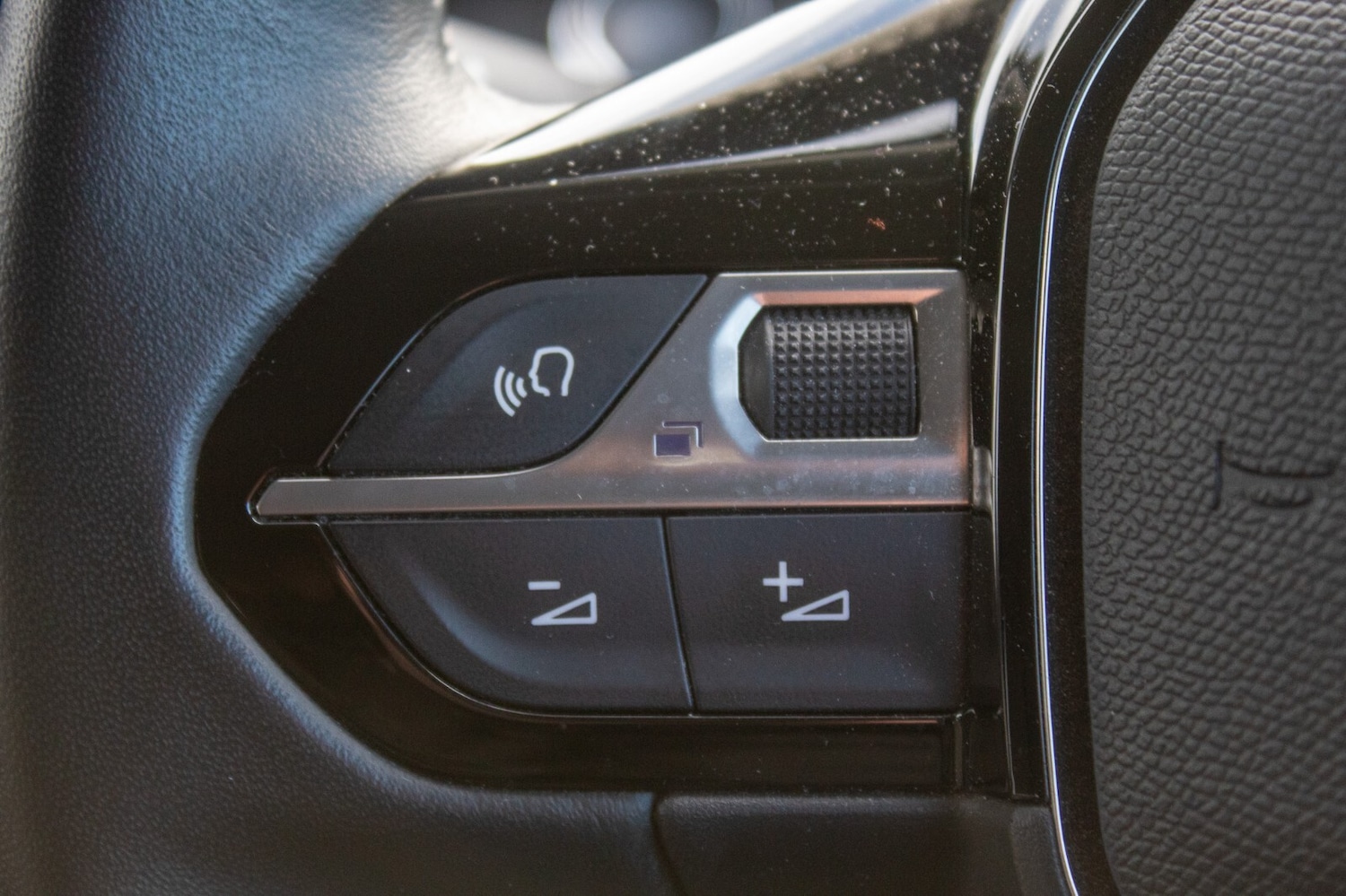 Used Peugeot 2008 2021 for sale - 76602781: Photo 10