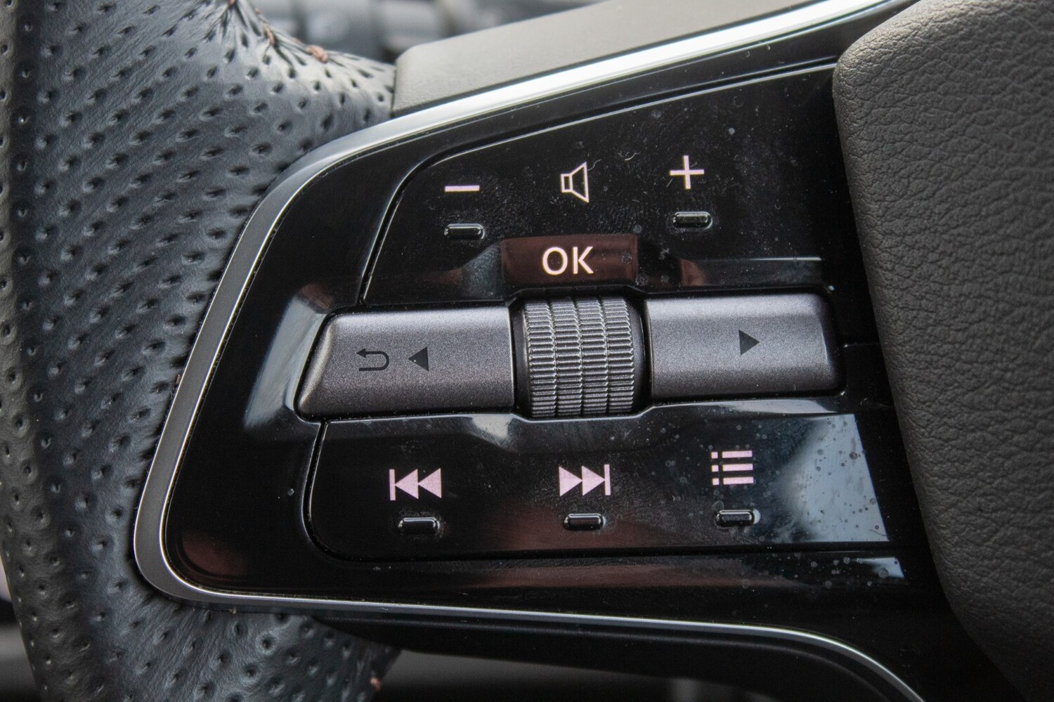 Used Nissan ARIYA 2025 for sale - 76586821: Photo 8