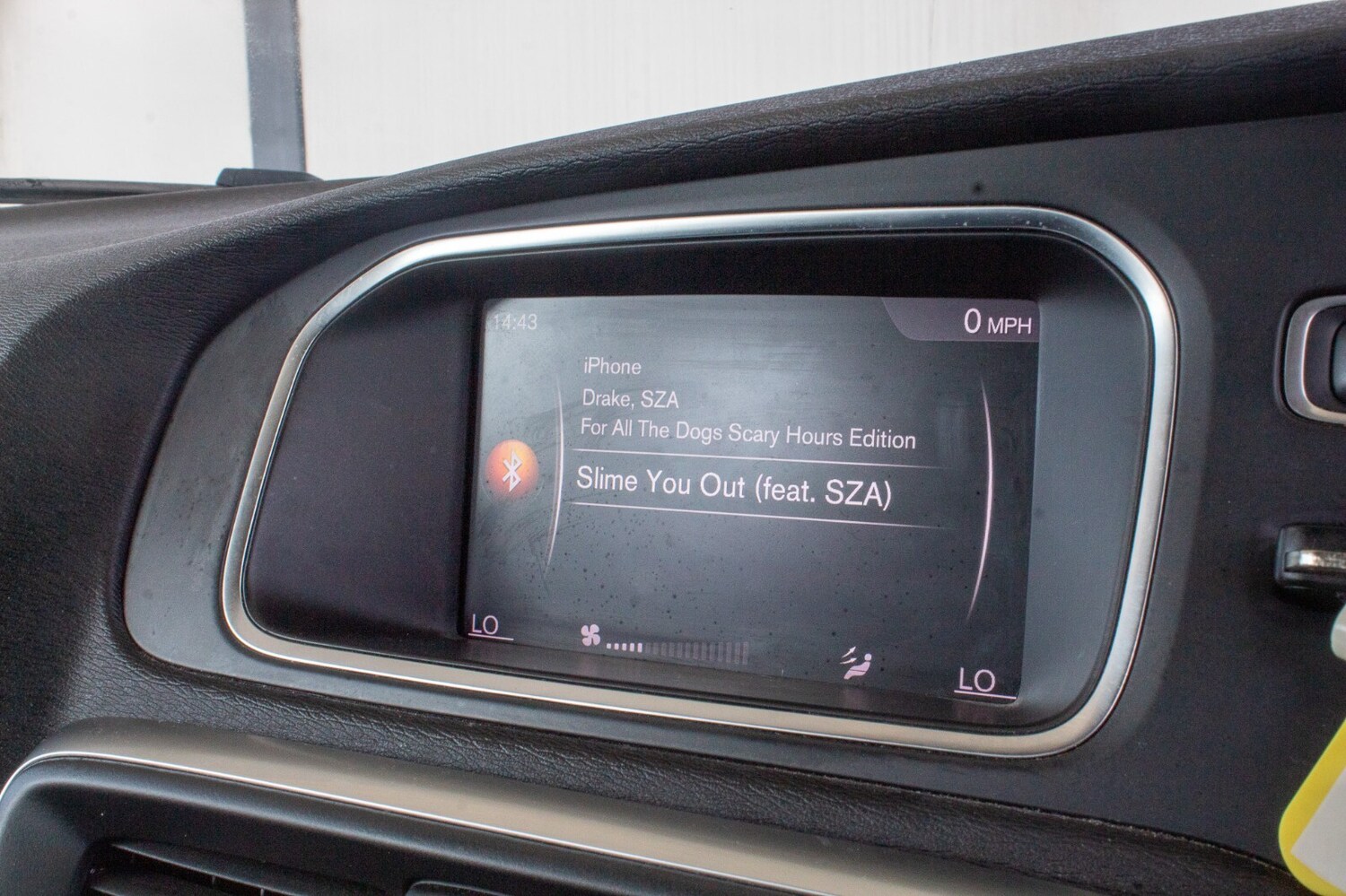 Used Volvo V40 2017 for sale - 76276316: Photo 15