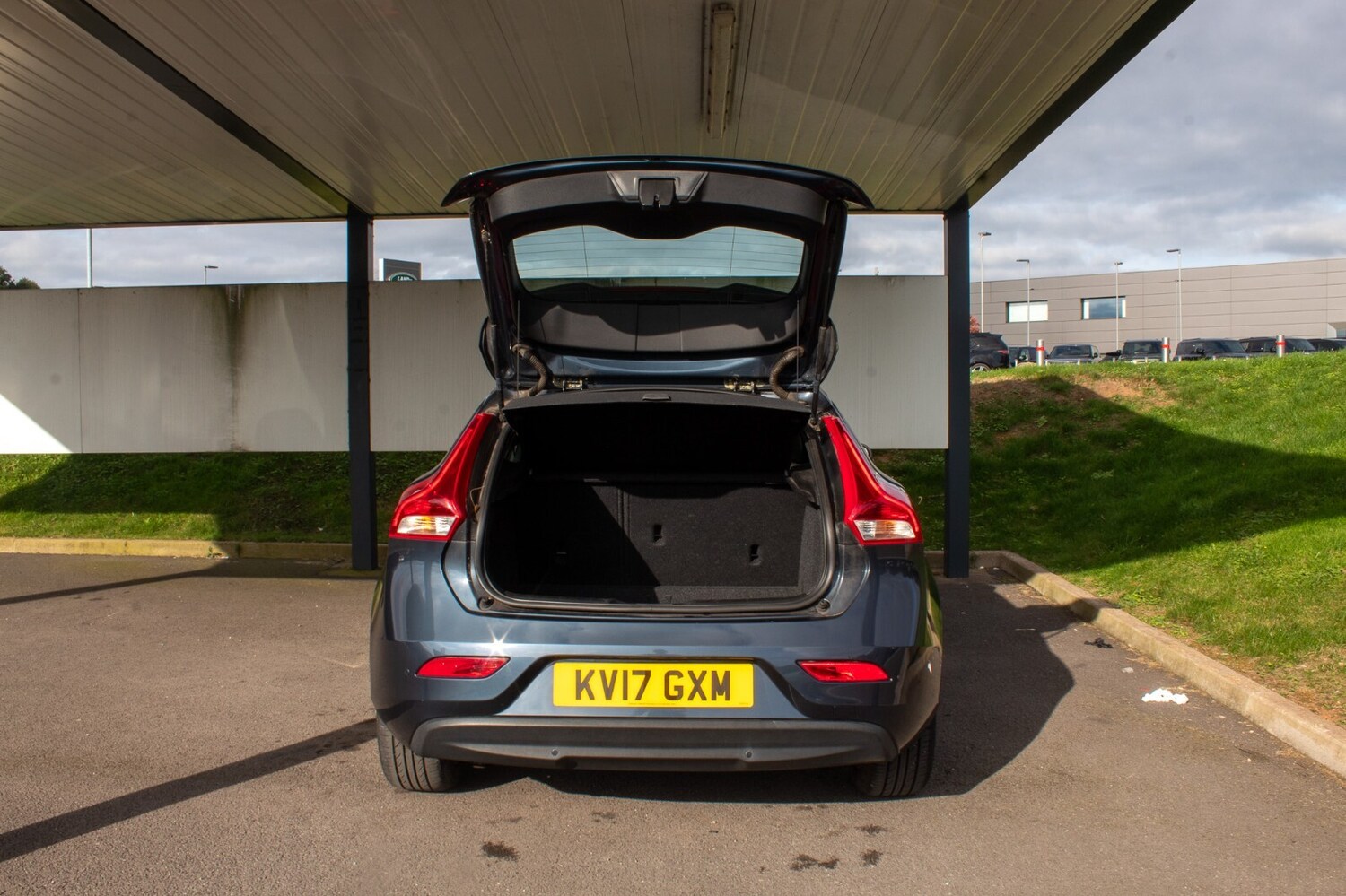 Used Volvo V40 2017 for sale - 76276316: Photo 25