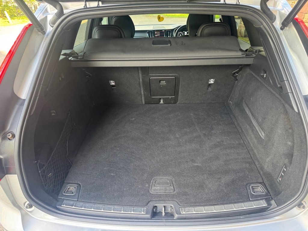 Used Volvo XC60 2018 for sale - 76998879: Photo 10