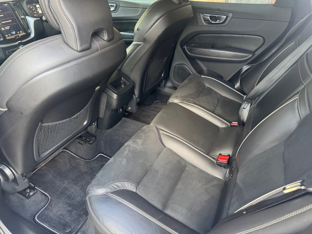 Used Volvo XC60 2018 for sale - 76998879: Photo 32